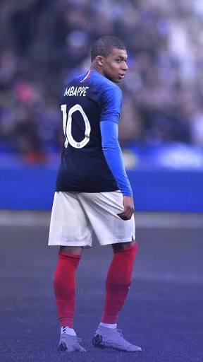 Kylian Mbappe tests positive for COVID-19 images.jpeg-173